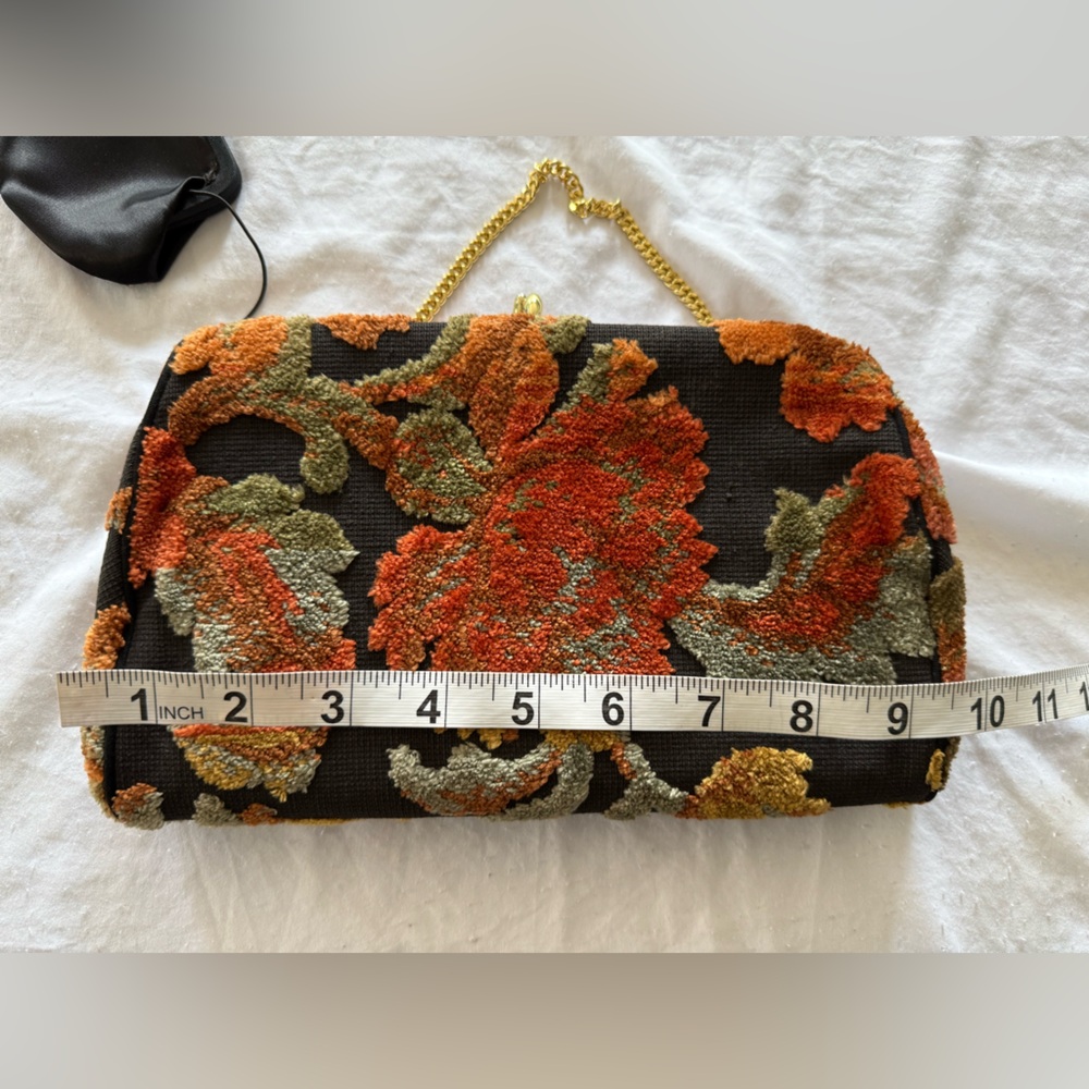 Vintage Mod Floral Tapestry Needlepoint Carpet hand clutch Gold Clasp Coin Purse - Picture 9 of 11